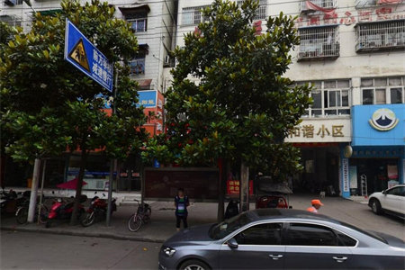 西外莲湖广场精品三房两厅两卫正朝中庭随时看房